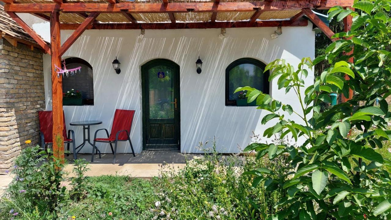 Eva House Guest house Pacir