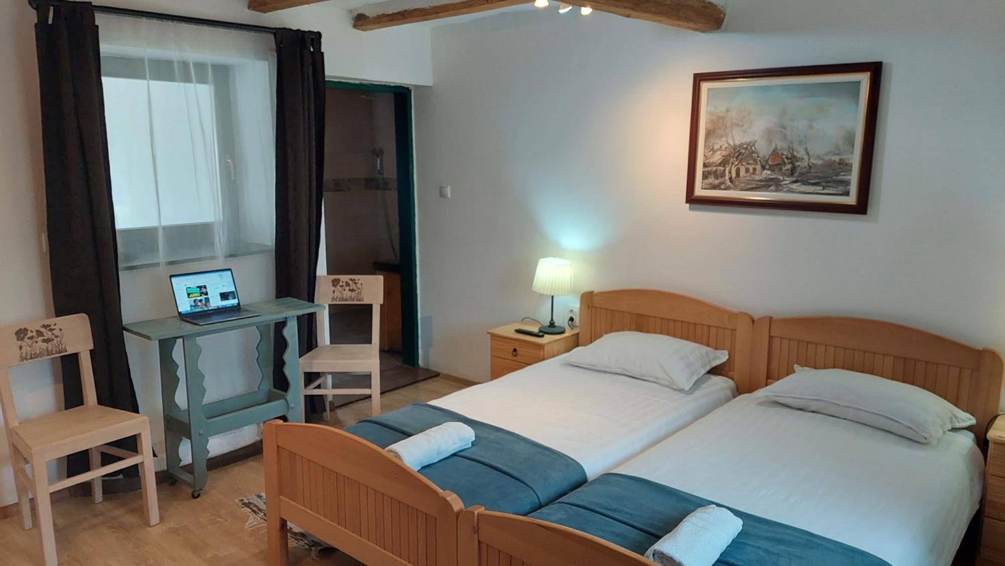 Eva House Guest house Pacir